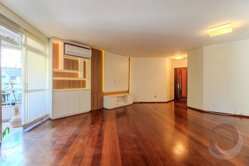 Foto 1 de Apartamento com 3 Quartos à venda, 156m² em Centro, Florianópolis