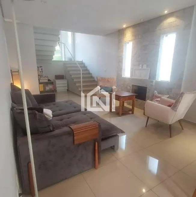 Foto 1 de Casa de Condomínio com 3 Quartos à venda, 182m² em Granja Viana, Cotia