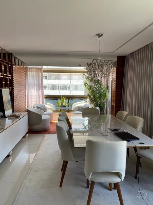 Foto 1 de Apartamento com 3 Quartos à venda, 206m² em Beira Mar, Florianópolis