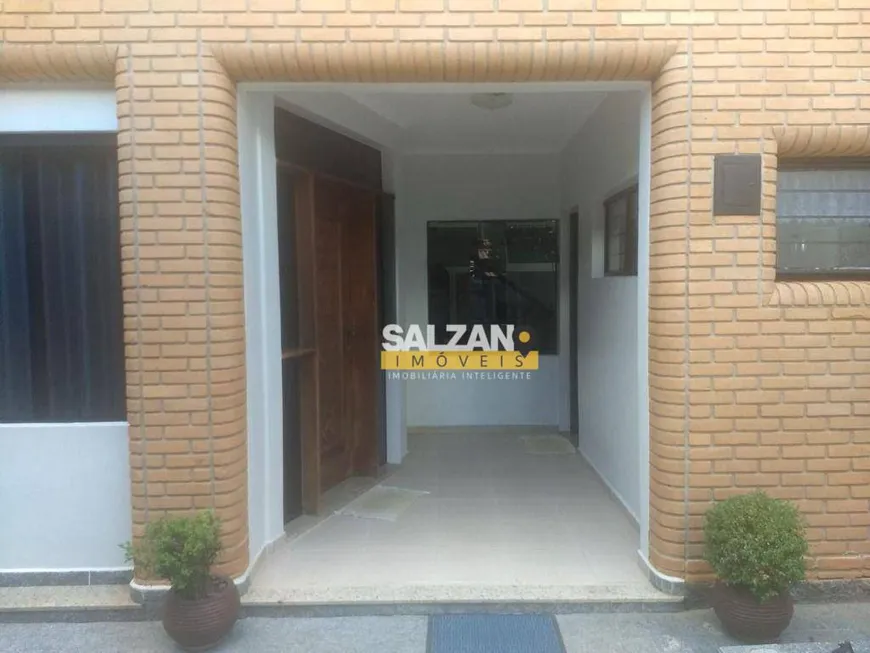 Foto 1 de Sobrado com 3 Quartos para venda ou aluguel, 242m² em Vila Jaboticabeira, Taubaté