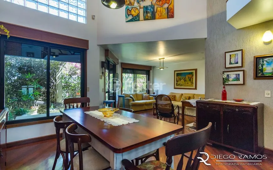 Foto 1 de Casa de Condomínio com 4 Quartos à venda, 359m² em Cristal, Porto Alegre