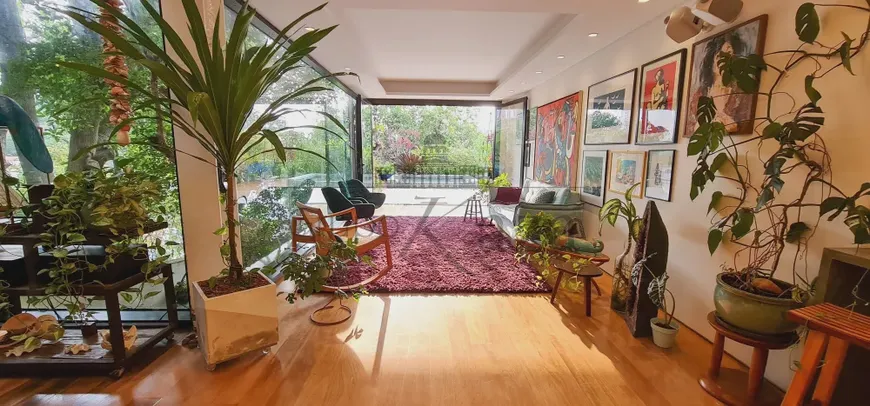 Foto 1 de Casa com 4 Quartos à venda, 446m² em Vila Ipojuca, São Paulo