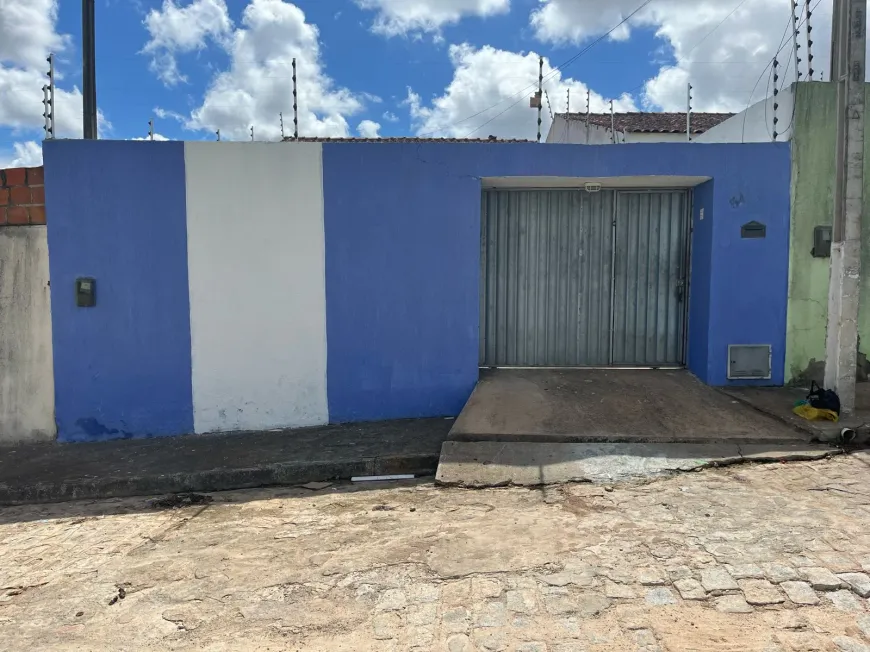 Foto 1 de Casa com 2 Quartos para alugar, 150m² em Senador Nilo Coelho, Arapiraca