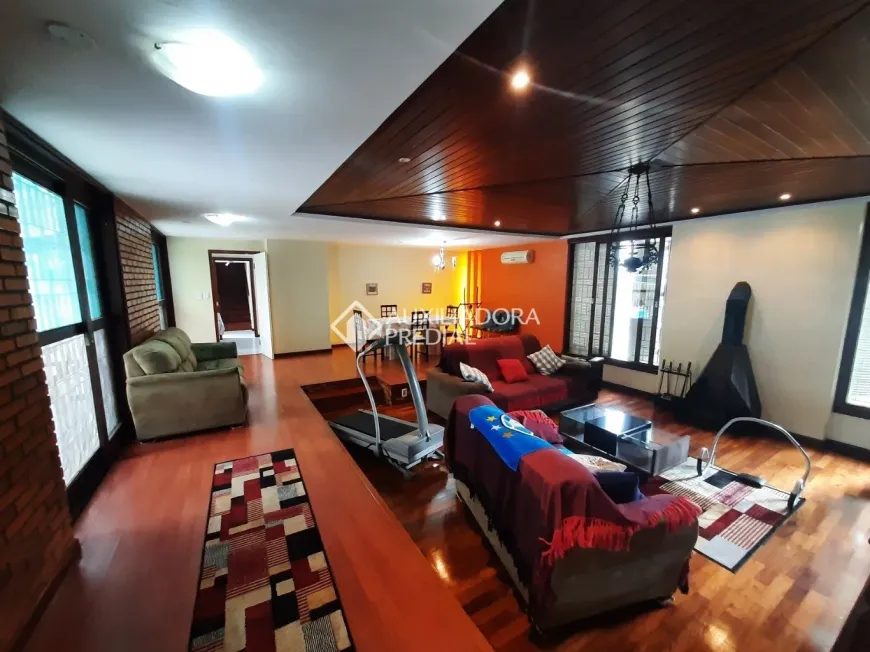 Foto 1 de Casa com 4 Quartos para alugar, 650m² em Sarandi, Porto Alegre