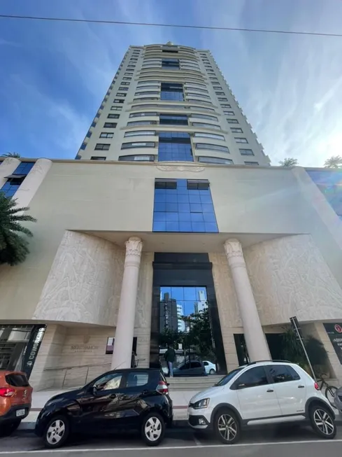 Foto 1 de Apartamento com 3 Quartos à venda, 127m² em Centro, Balneário Camboriú