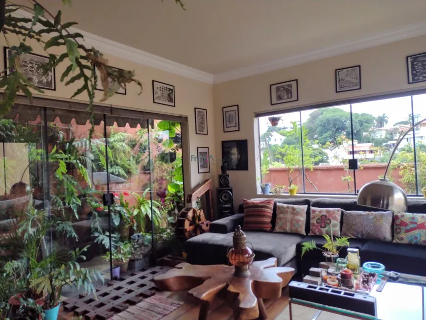 Foto 1 de Casa com 3 Quartos à venda, 465m² em Jardim Guedala, São Paulo