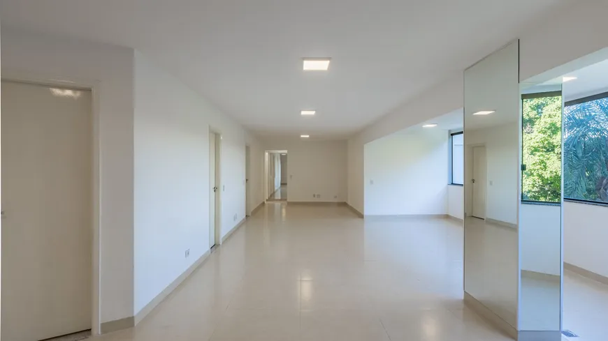 Foto 1 de Apartamento com 4 Quartos à venda, 166m² em Setor Oeste, Goiânia