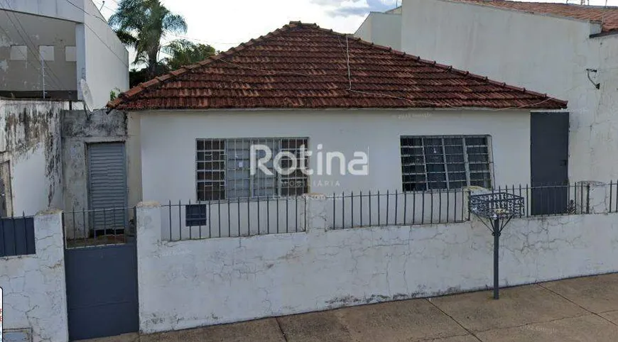 Foto 1 de Lote/Terreno à venda, 400m² em Brasil, Uberlândia