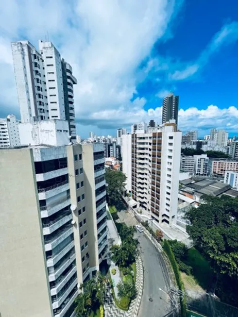 Foto 1 de Apartamento com 2 Quartos à venda, 110m² em Jardim Apipema, Salvador