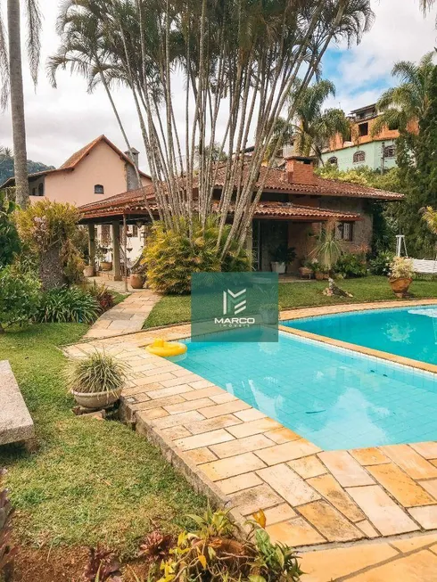 Foto 1 de Casa com 12 Quartos à venda, 523m² em Pimenteiras, Teresópolis