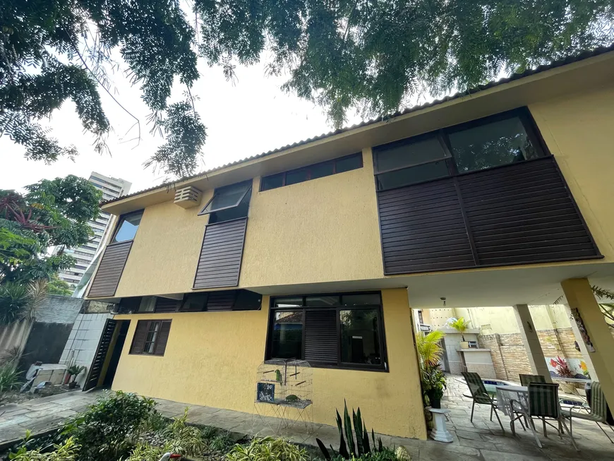 Foto 1 de Casa com 5 Quartos à venda, 384m² em Santana, Recife