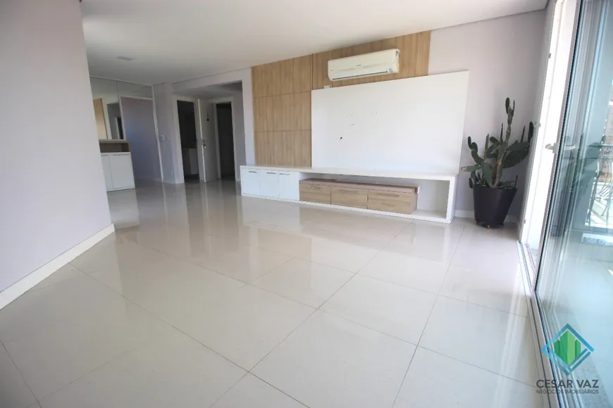 Foto 1 de Apartamento com 3 Quartos à venda, 138m² em Estreito, Florianópolis