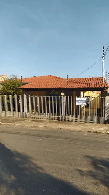 Foto 1 de Casa com 4 Quartos à venda, 272m² em Jardim Universitário, Cuiabá