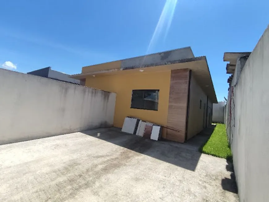 Foto 1 de Casa com 2 Quartos à venda, 65m² em GOLFINHO, Caraguatatuba