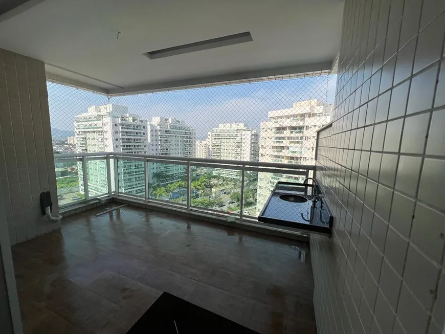 Foto 1 de Apartamento com 3 Quartos à venda, 73m² em Barra da Tijuca, Rio de Janeiro