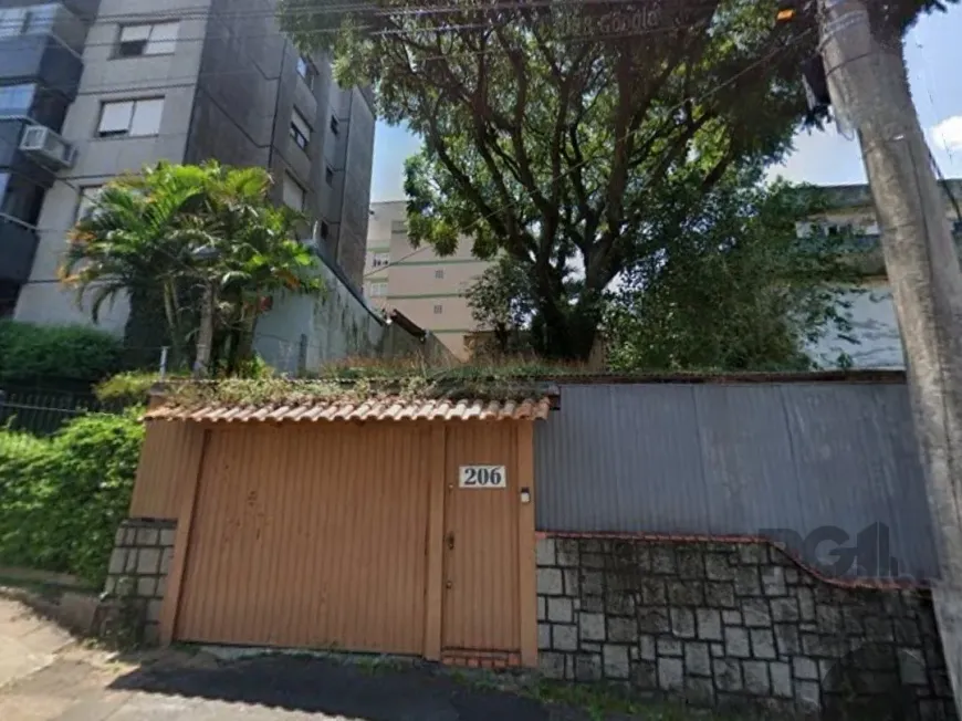 Foto 1 de Lote/Terreno à venda, 301m² em Passo da Areia, Porto Alegre