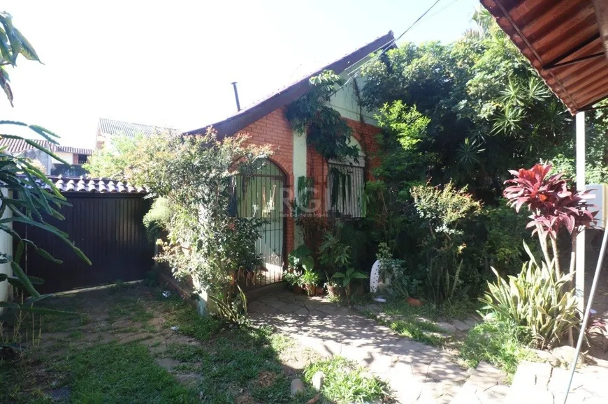 Foto 1 de Casa com 3 Quartos à venda, 250m² em Medianeira, Porto Alegre