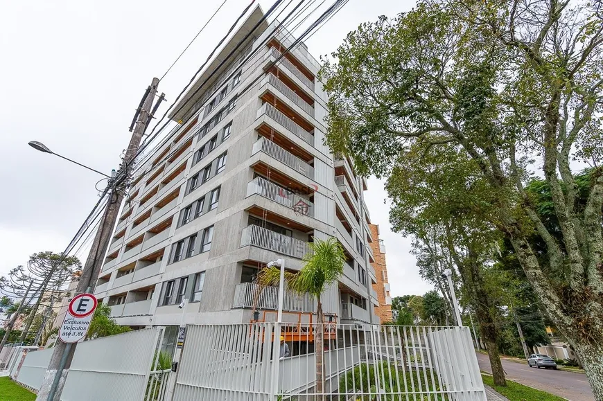 Foto 1 de Apartamento com 2 Quartos à venda, 75m² em Água Verde, Curitiba