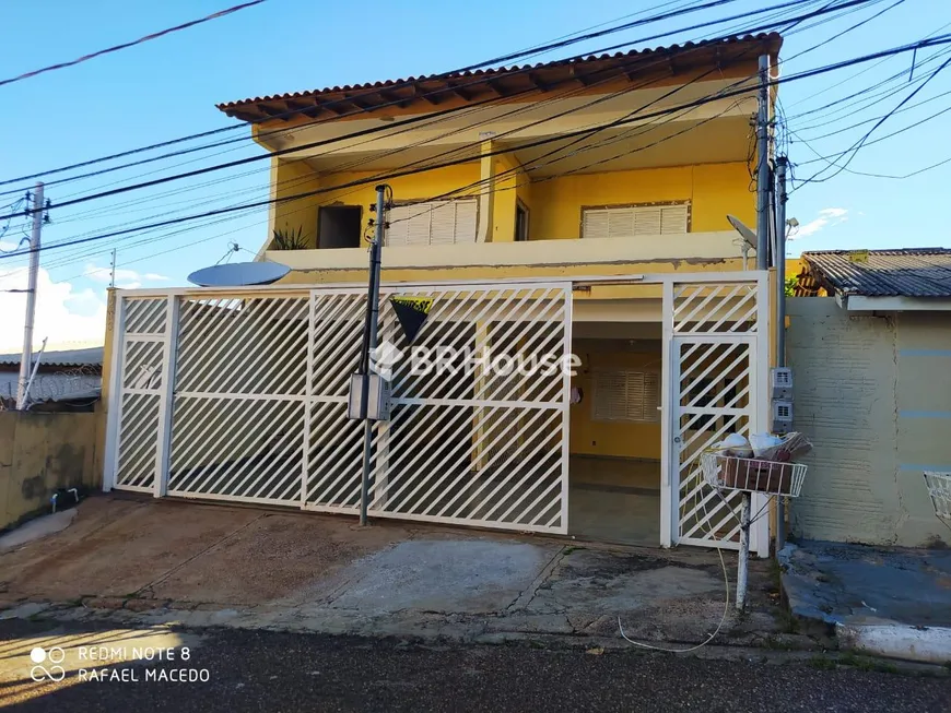 Foto 1 de Sobrado com 8 Quartos à venda, 190m² em Araés, Cuiabá