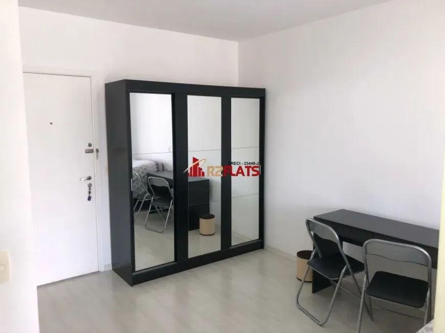 Foto 1 de Flat com 1 Quarto para alugar, 42m² em Moema, São Paulo