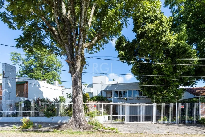 Foto 1 de Casa com 3 Quartos à venda, 404m² em Vila Assunção, Porto Alegre