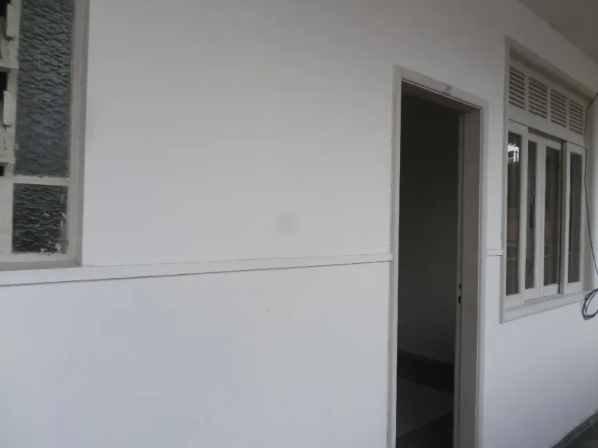 Foto 1 de Apartamento com 2 Quartos para alugar, 42m² em Fátima, Niterói