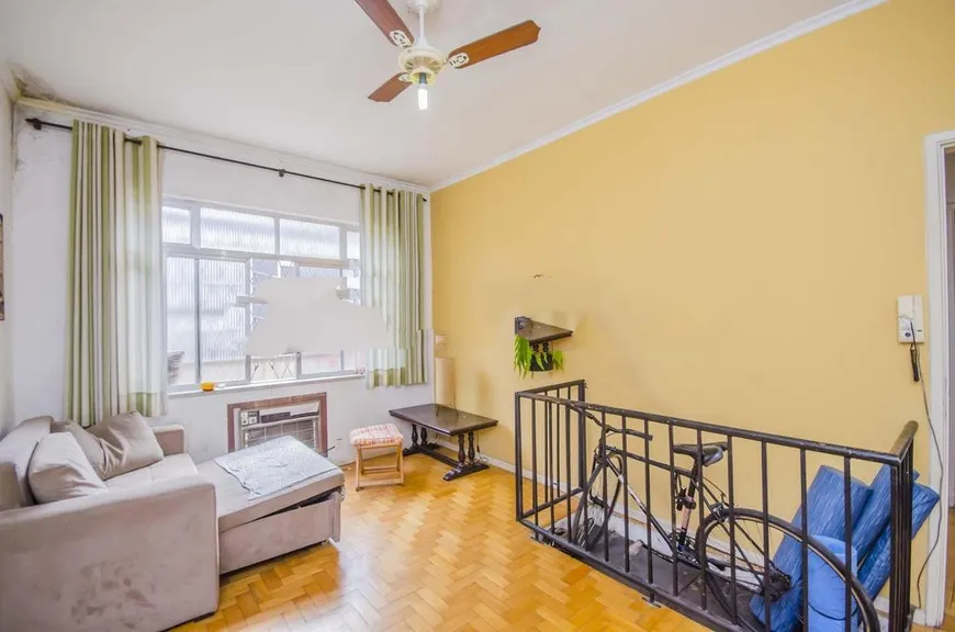 Foto 1 de Apartamento com 3 Quartos à venda, 73m² em Petrópolis, Porto Alegre