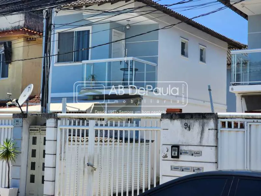Foto 1 de Casa com 2 Quartos à venda, 68m² em Jardim Sulacap, Rio de Janeiro
