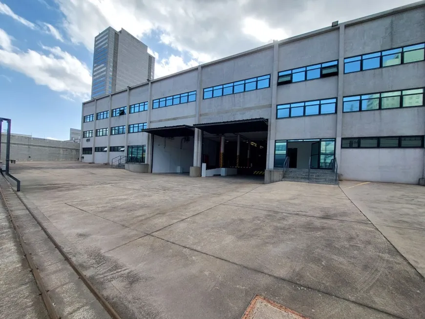 Foto 1 de Galpão/Depósito/Armazém para alugar, 9500m² em Tamboré, Barueri