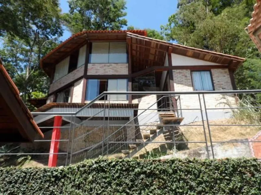Foto 1 de Casa de Condomínio com 4 Quartos à venda, 239m² em Serra Grande, Niterói