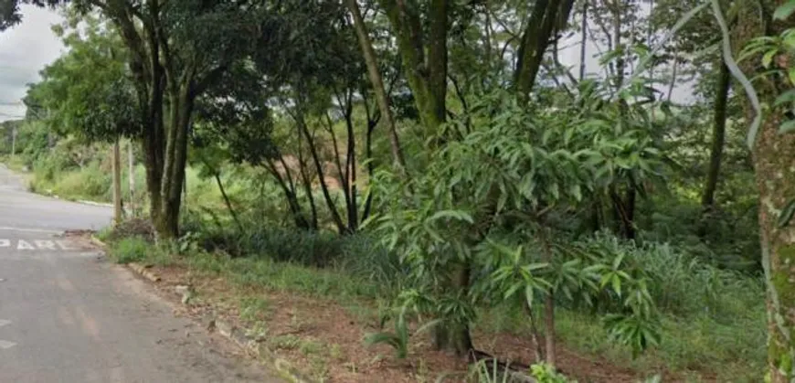 Foto 1 de Fazenda/Sítio à venda, 2740m² em Jardim Califórnia, Goiânia