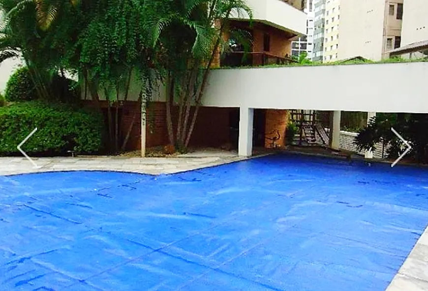 Foto 1 de Apartamento com 4 Quartos à venda, 220m² em Itaim Bibi, São Paulo