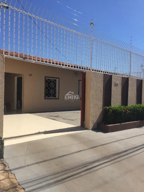 Foto 1 de Casa com 3 Quartos à venda, 117m² em Jardim Califórnia, Cuiabá