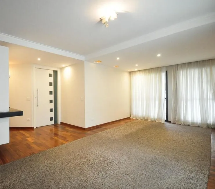 Foto 1 de Apartamento com 4 Quartos à venda, 220m² em Vila Suzana, São Paulo