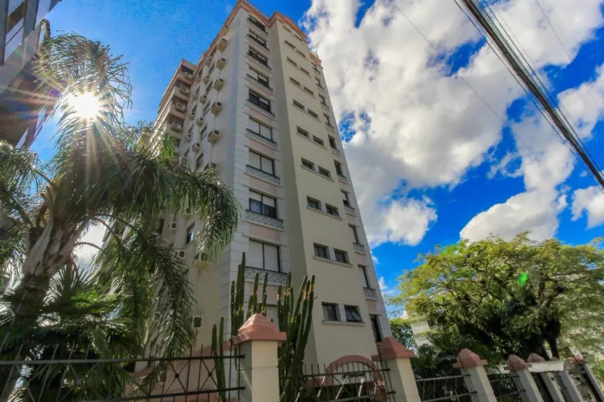 Foto 1 de Apartamento com 3 Quartos à venda, 93m² em Vila Ipiranga, Porto Alegre