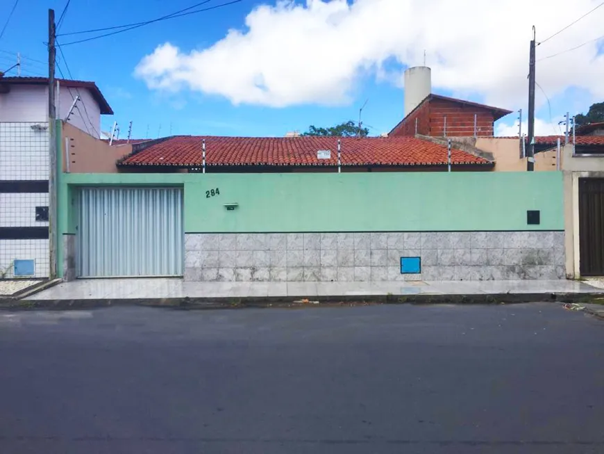 Foto 1 de Casa com 3 Quartos à venda, 185m² em Lago do Jacarei, Fortaleza