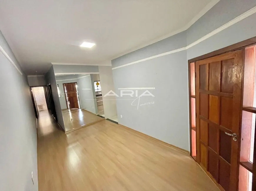 Foto 1 de Casa com 2 Quartos à venda, 78m² em Jardim Continental, Londrina