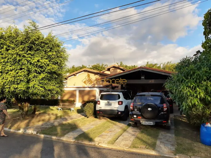 Foto 1 de Casa de Condomínio com 4 Quartos à venda, 322m² em Socorro, Pindamonhangaba