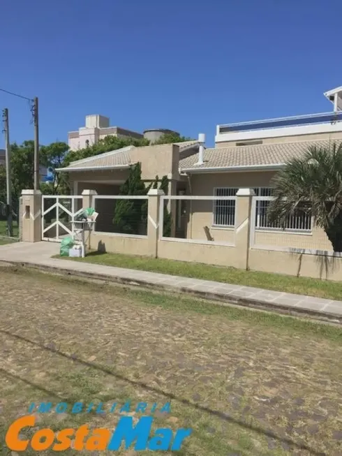 Foto 1 de Casa com 7 Quartos à venda, 250m² em Zona Nova, Tramandaí
