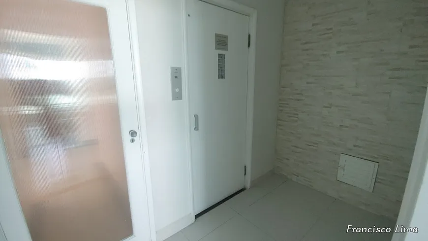 Foto 1 de Apartamento com 3 Quartos à venda, 75m² em Pitangueiras, Guarujá