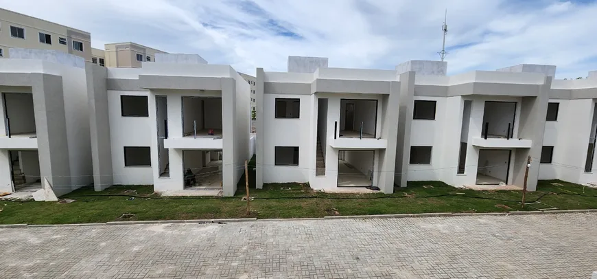 Foto 1 de Casa de Condomínio com 4 Quartos à venda, 123m² em Abrantes, Camaçari