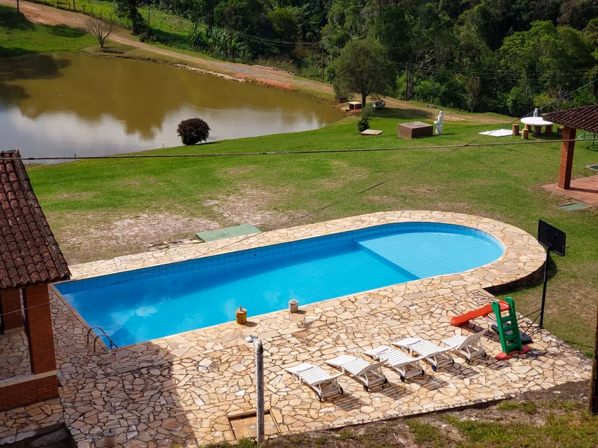 Foto 1 de Fazenda/Sítio com 4 Quartos para alugar em Padeiros, Juquitiba