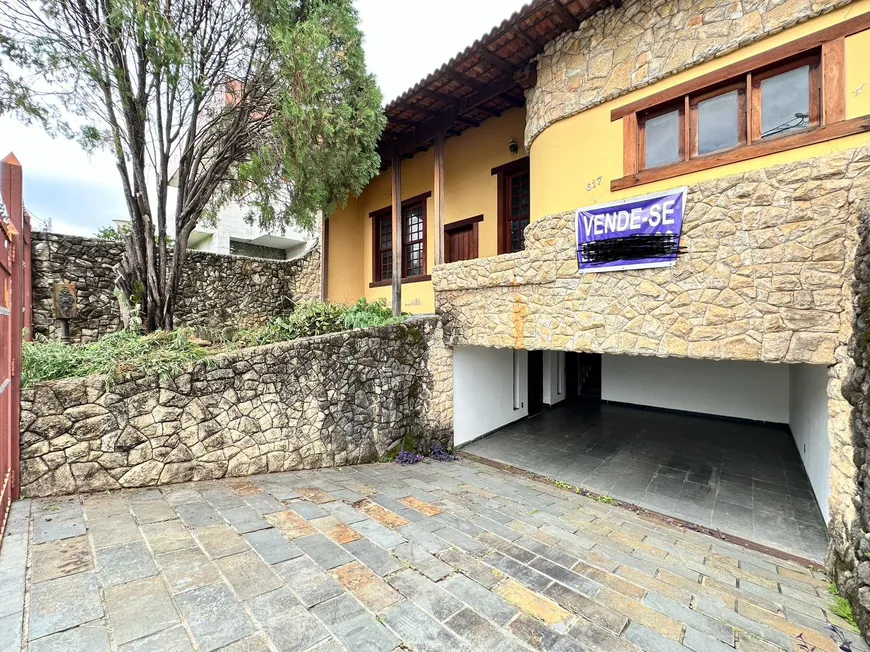 Foto 1 de Casa com 4 Quartos à venda, 353m² em Itapoã, Belo Horizonte