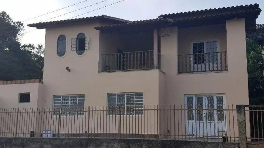 Foto 1 de Sobrado com 3 Quartos à venda, 300m² em Parque Agenor Teixeira, Pedro Leopoldo