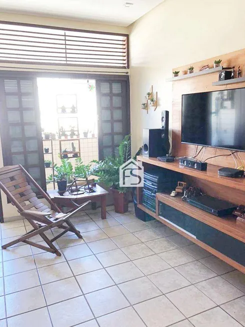 Foto 1 de Apartamento com 3 Quartos à venda, 110m² em Candelária, Natal