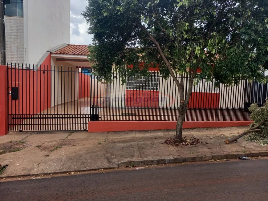 Foto 1 de Casa com 3 Quartos para alugar, 180m² em Parque das Palmeiras, Maringá