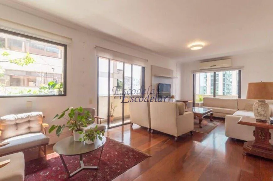 Foto 1 de Apartamento com 3 Quartos para alugar, 210m² em Itaim Bibi, São Paulo
