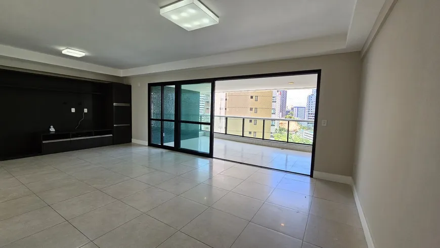 Foto 1 de Apartamento com 4 Quartos à venda, 189m² em Pituba, Salvador