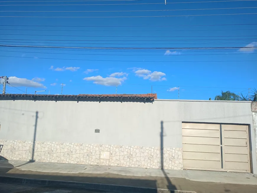 Foto 1 de Casa com 2 Quartos para alugar, 95m² em Setor dos Bandeirantes Acrescimo 01, Aparecida de Goiânia