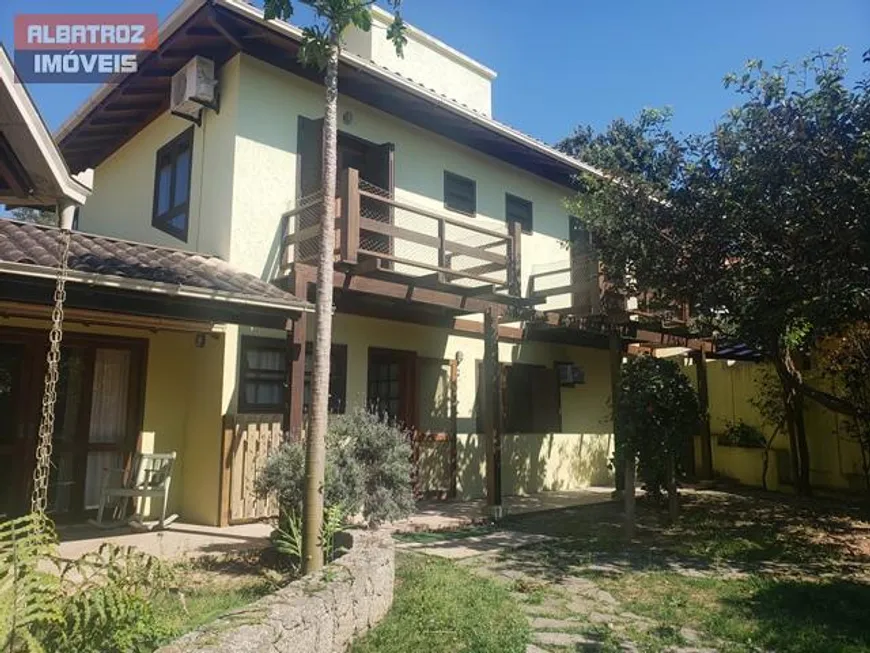Foto 1 de Casa de Condomínio com 4 Quartos à venda, 265m² em Rio Tavares, Florianópolis